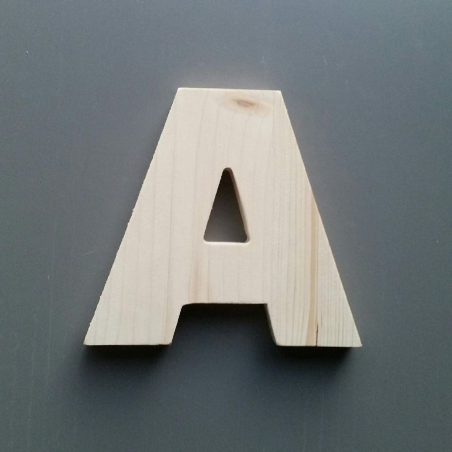 Bokstav av gran ARIAL BLACK