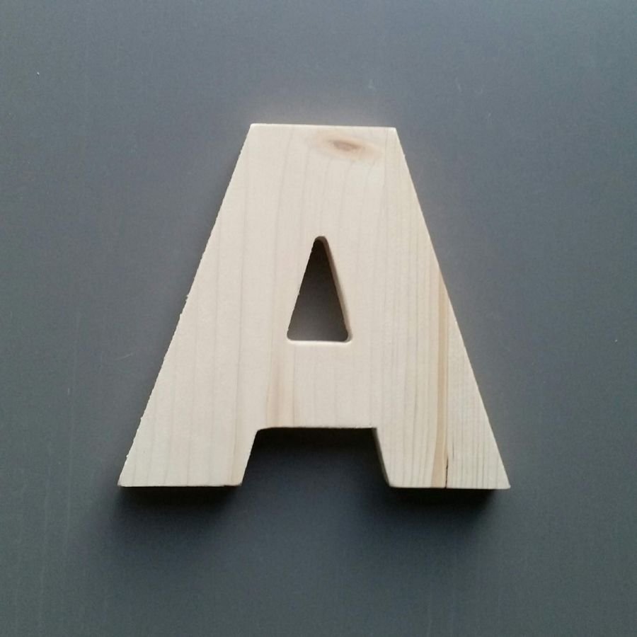 Bokstav av gran ARIAL BLACK