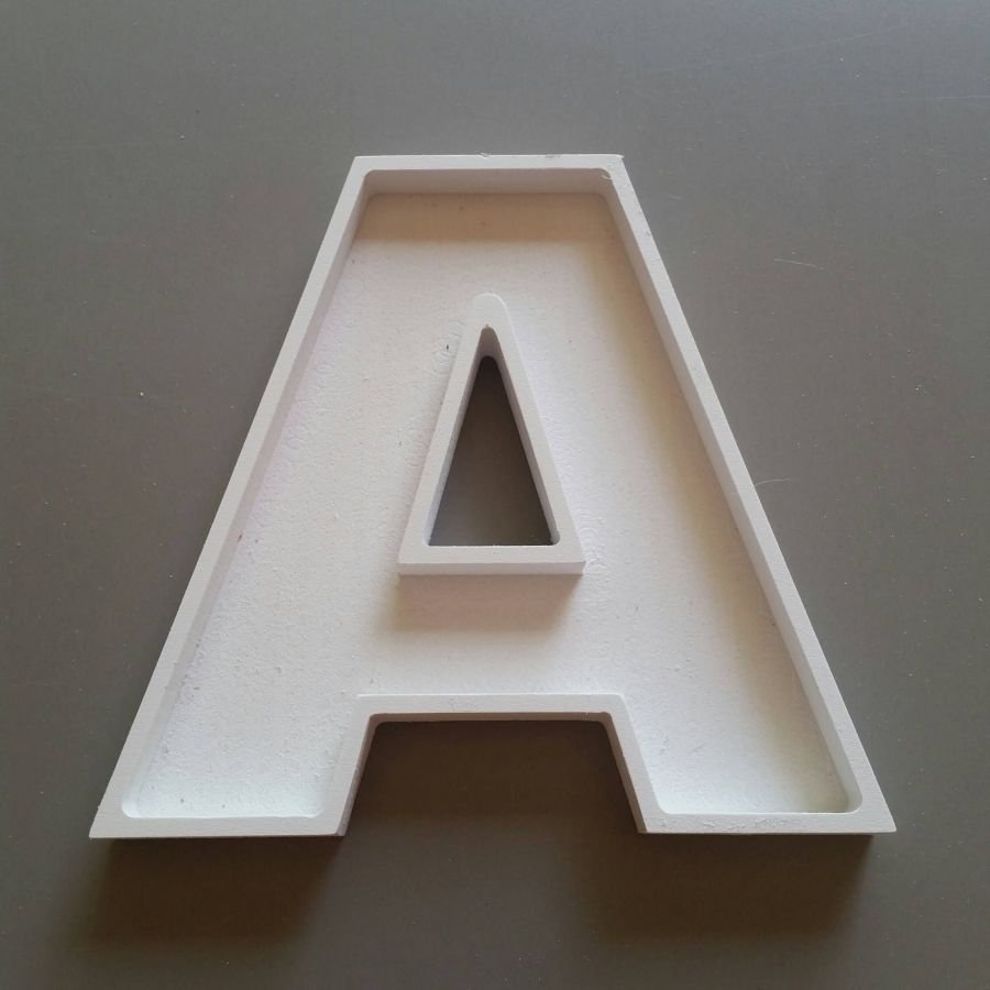 Hålbokstav i vit PVC ARIAL BLACK
