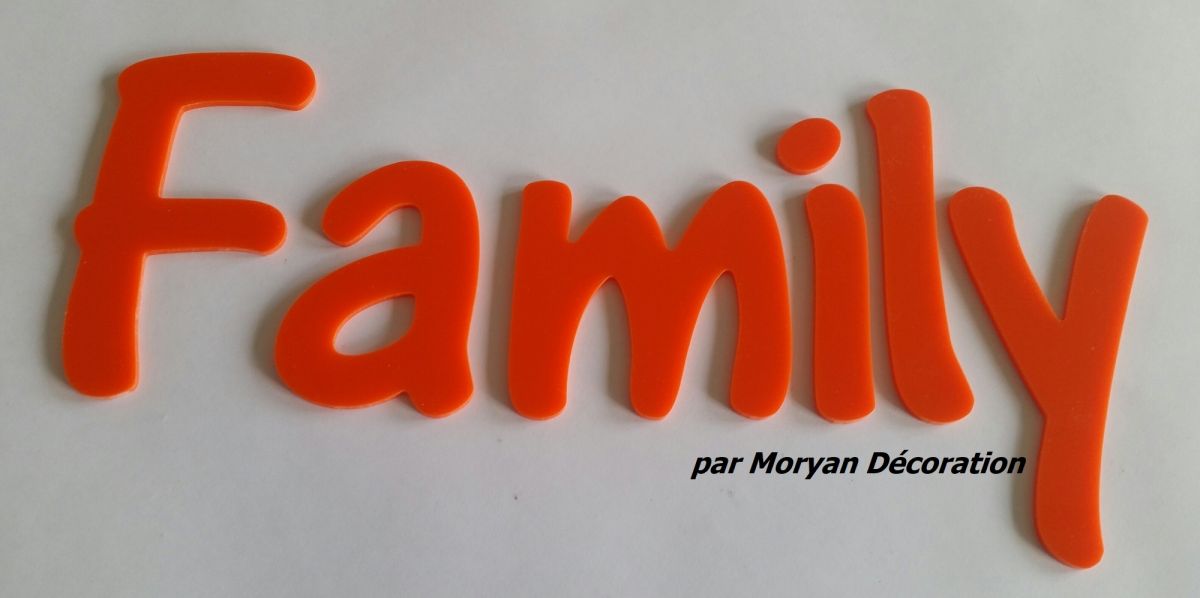 Plexiglasbrev Family , höjd 30 cm