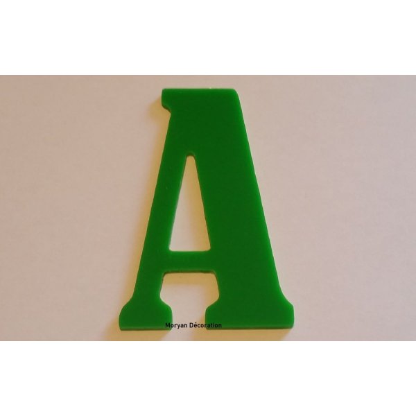 Dekorativ plexiglasbokstav BERNARD CONDENSED