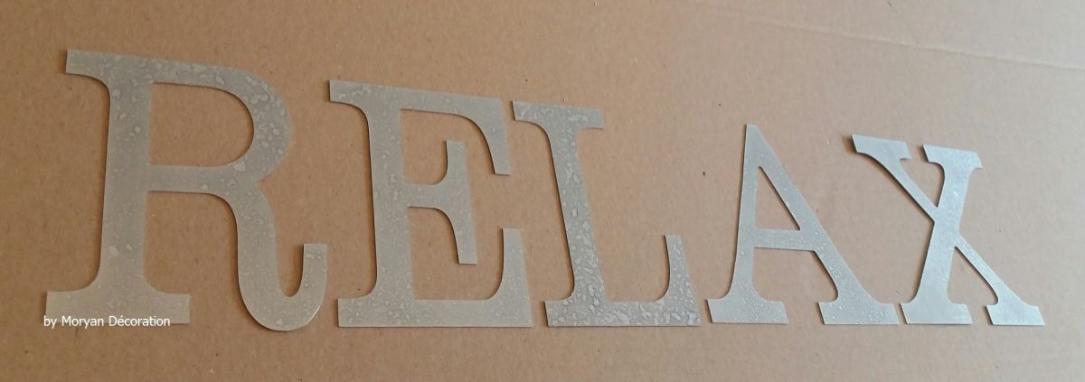 Dekorativ bokstav i zink RELAX 10 cm