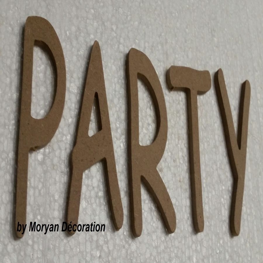 Dekorativ träbokstav PARTY