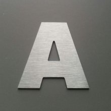 Bokstav i borstad metall ARIAL BLACK