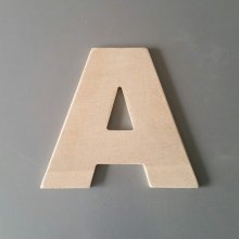 Bokstav i rått trä som ska målas modell ARIAL BLACK