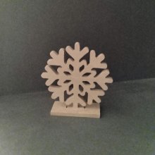 Träställning som ska dekoreras SNOWFLAKE